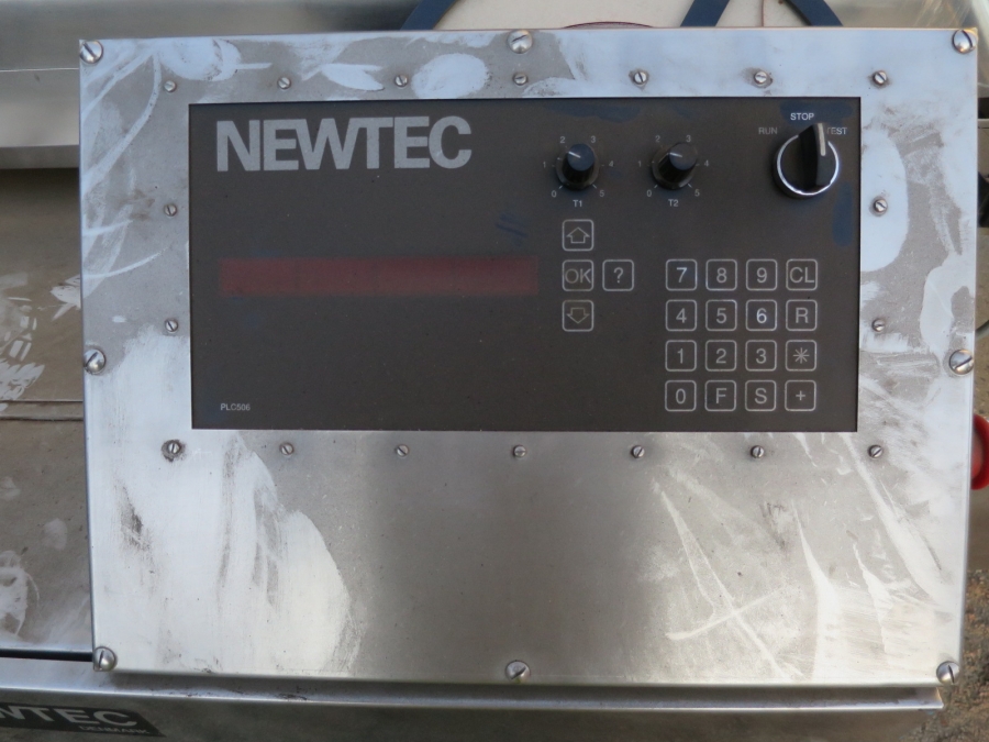 4566 Newtec HC30 net bagger