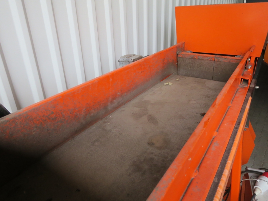 4577 EKKO carrot weigher