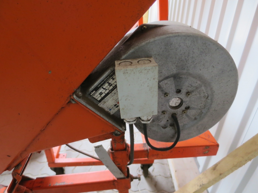 4577 EKKO carrot weigher