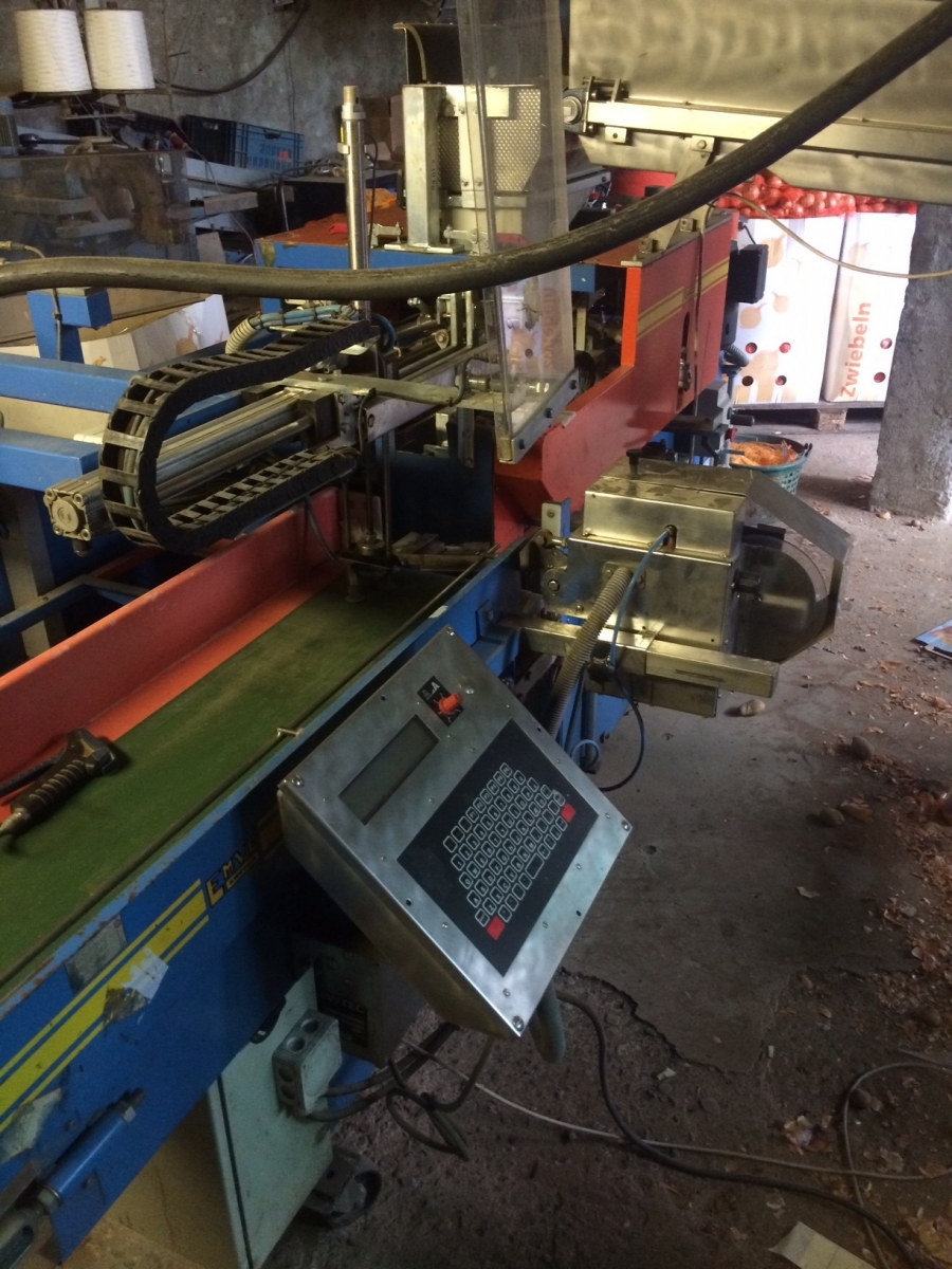 4585 EMVE BE5000 paper bagger