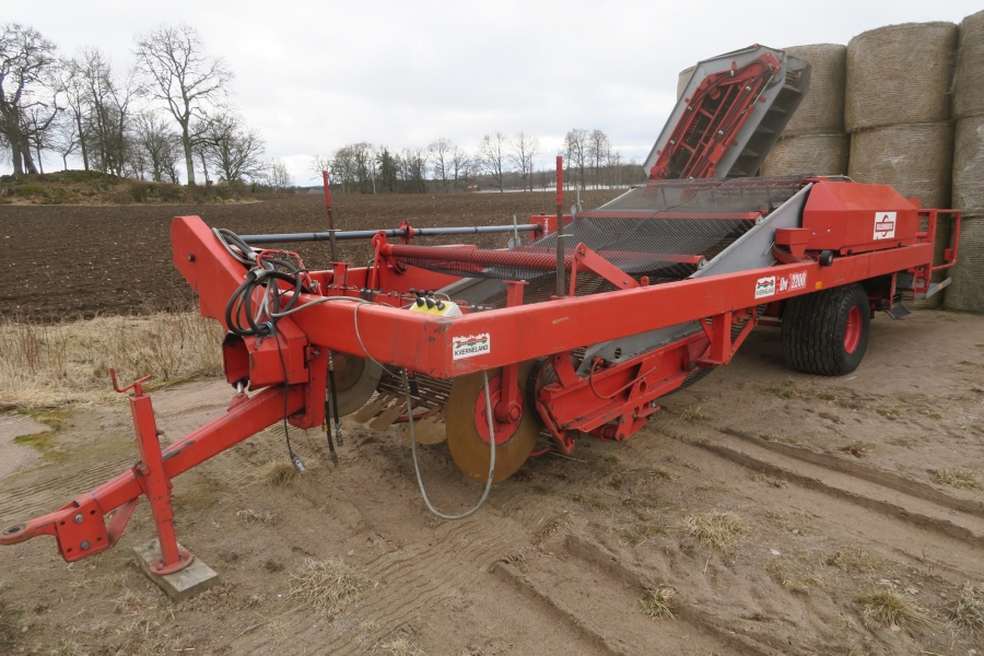 4615 Kverneland UN2200 potato harvester