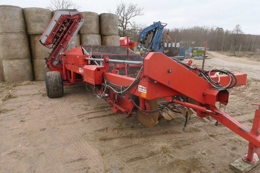 4615 Kverneland UN2200 potato harvester
