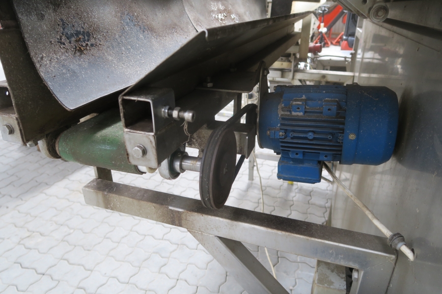 4616  Newtec 2009G Computer weigher for carrots