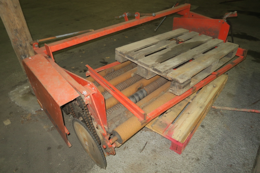 4627 Amac BLX100 receiving hopper