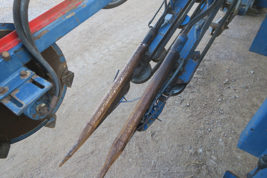 4641 Asa-Lift T-140B carrot harvester 4 ton bunker