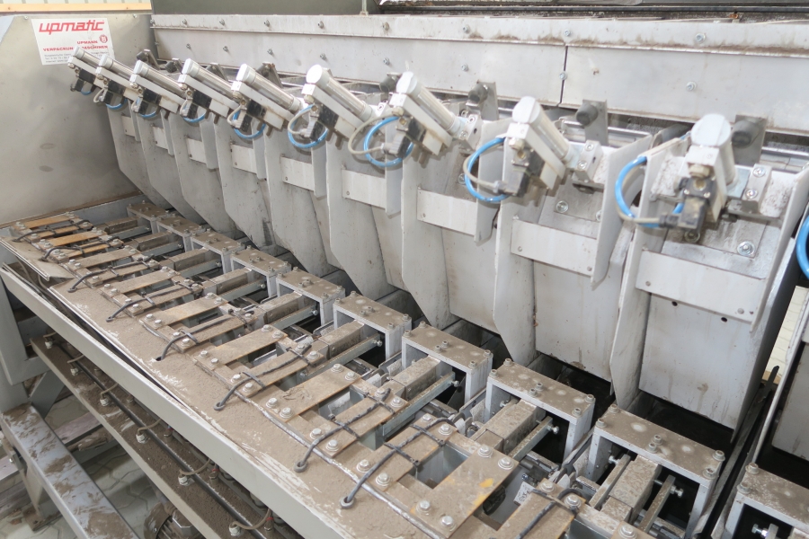 4644 Upmatic 2114VD Computer weigher 14 bucket