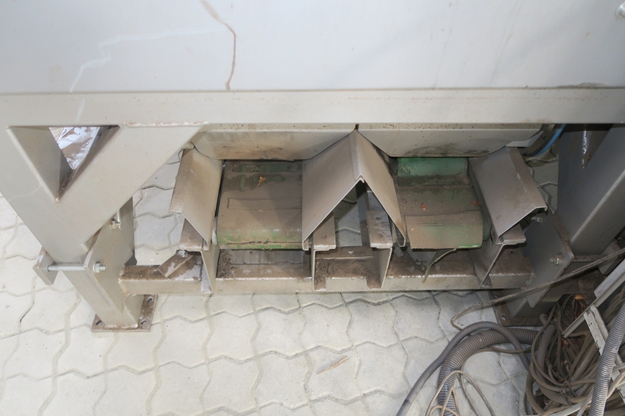 4644 Upmatic 2114VD Computer weigher 14 bucket