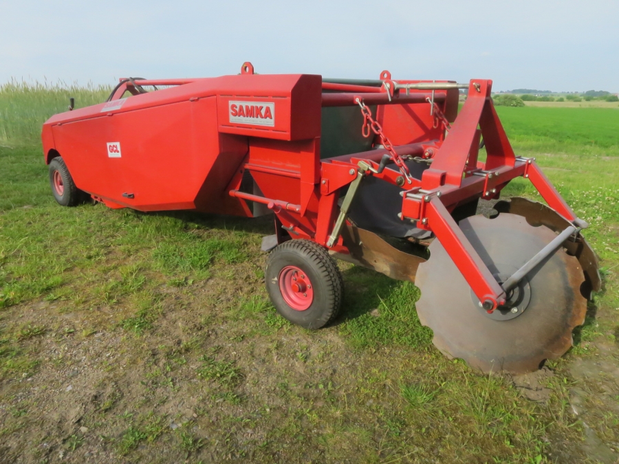4649 GCL potato windrower and root vegetables