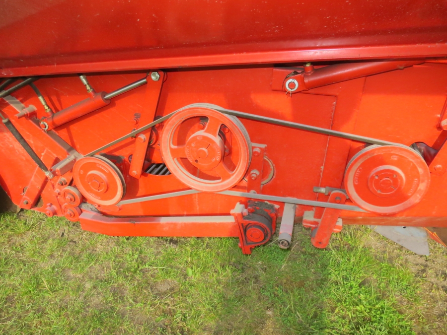 4649 GCL potato windrower and root vegetables