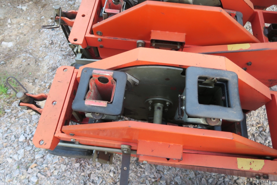 4657 Checchi & Magli Wolf 3 row