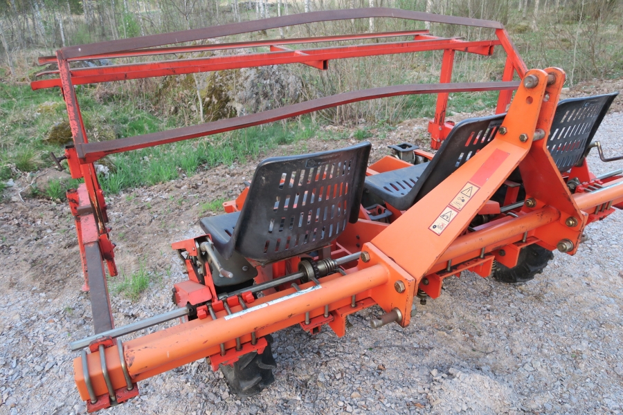 4657 Checchi & Magli Wolf 3 row