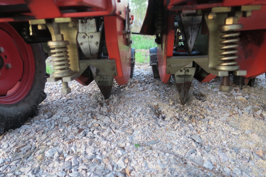 4657 Checchi & Magli Wolf 3 row