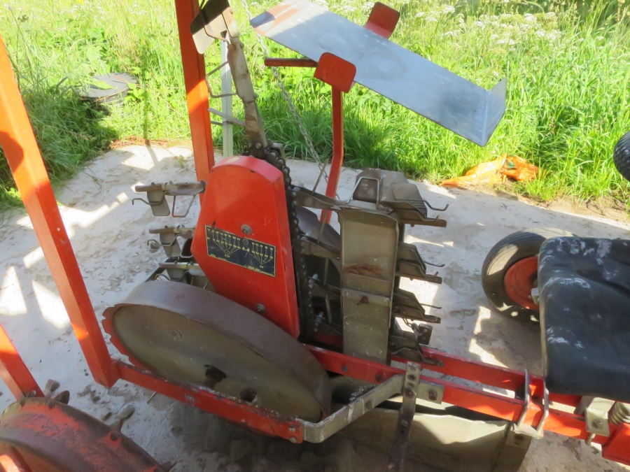 4658 Checchi & Magli FOX 4 row planting machine