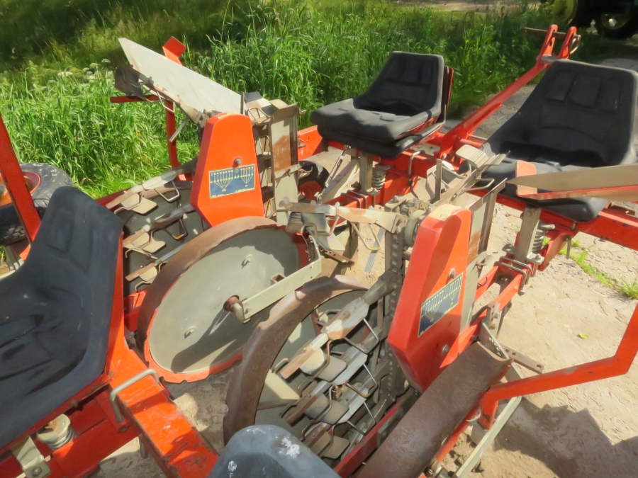 4658 Checchi & Magli FOX 4 row planting machine
