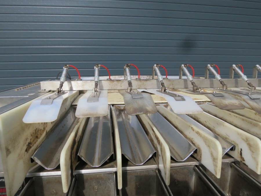 4672 Newtec 2000 computer weigher