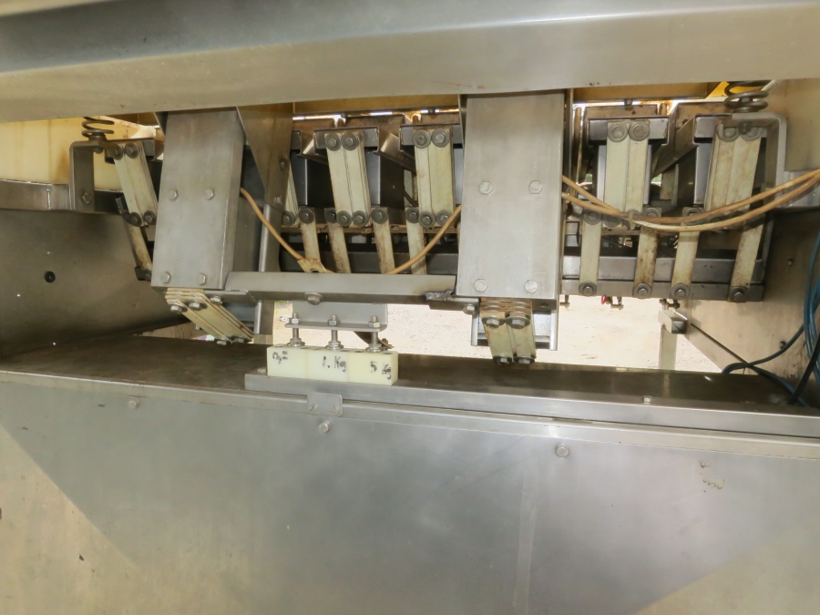 4672 Newtec 2000 computer weigher
