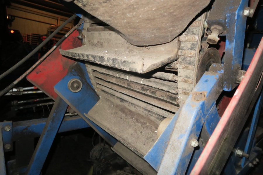 4716 Asa-Lift ST1200 carrot harvester