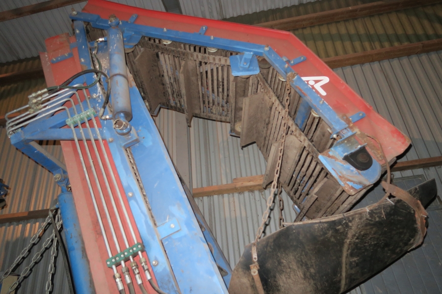 4716 Asa-Lift ST1200 carrot harvester