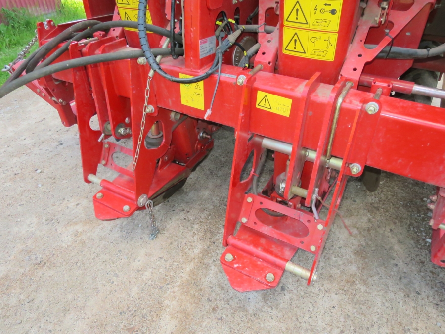 4736 Grimme GL32F potatissättare