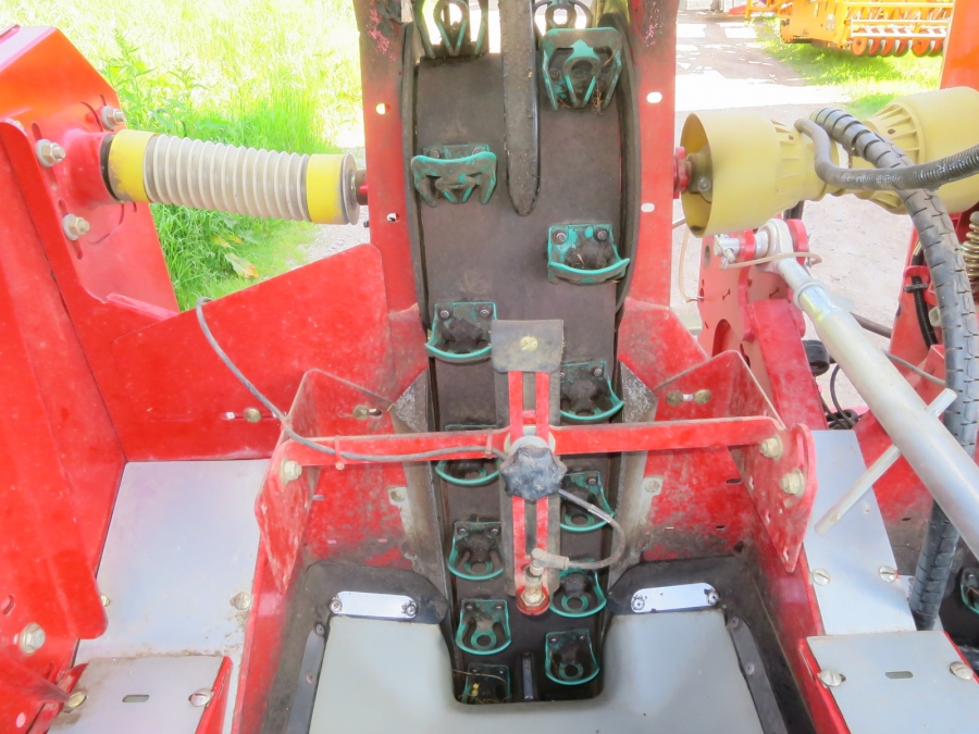 4736 Grimme GL32F potatissättare