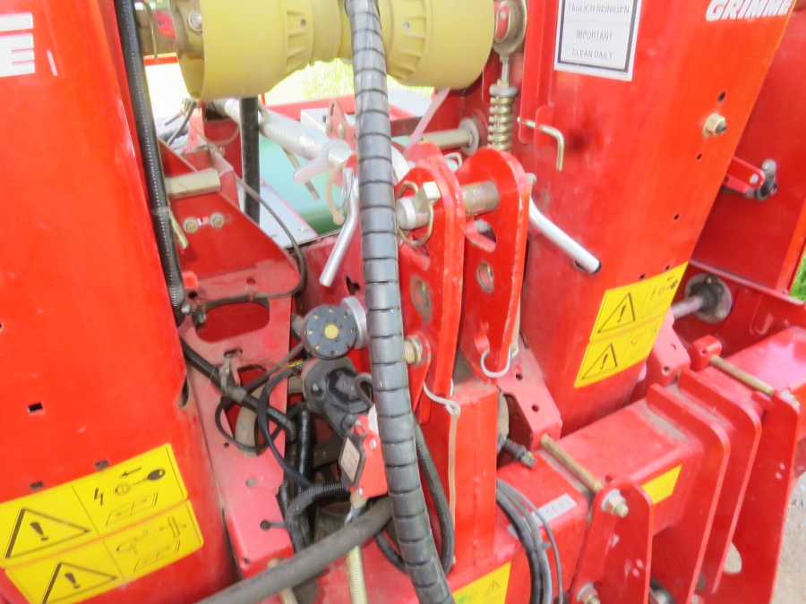 4736 Grimme GL32F potatissättare