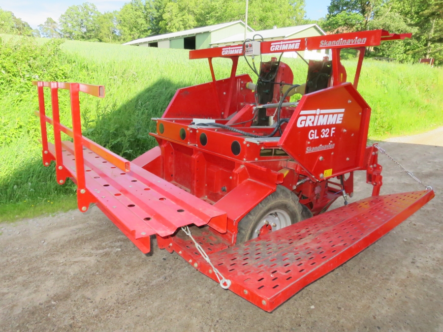 4736 Grimme GL32F potatissättare