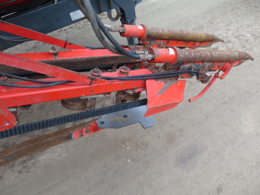 4774 Dewulf GBC carrot harvester 1 row with 3 ton bunker