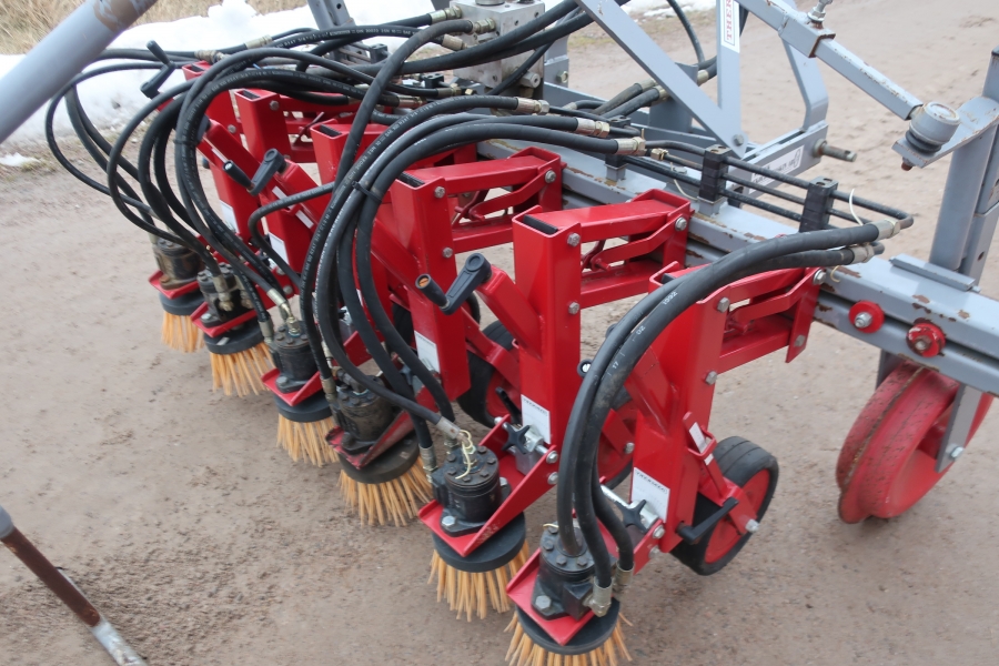 4782 Thermec brushing crop cleaner