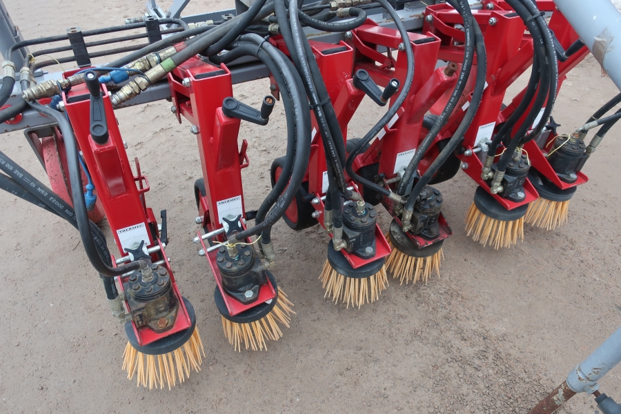 4782 Thermec brushing crop cleaner