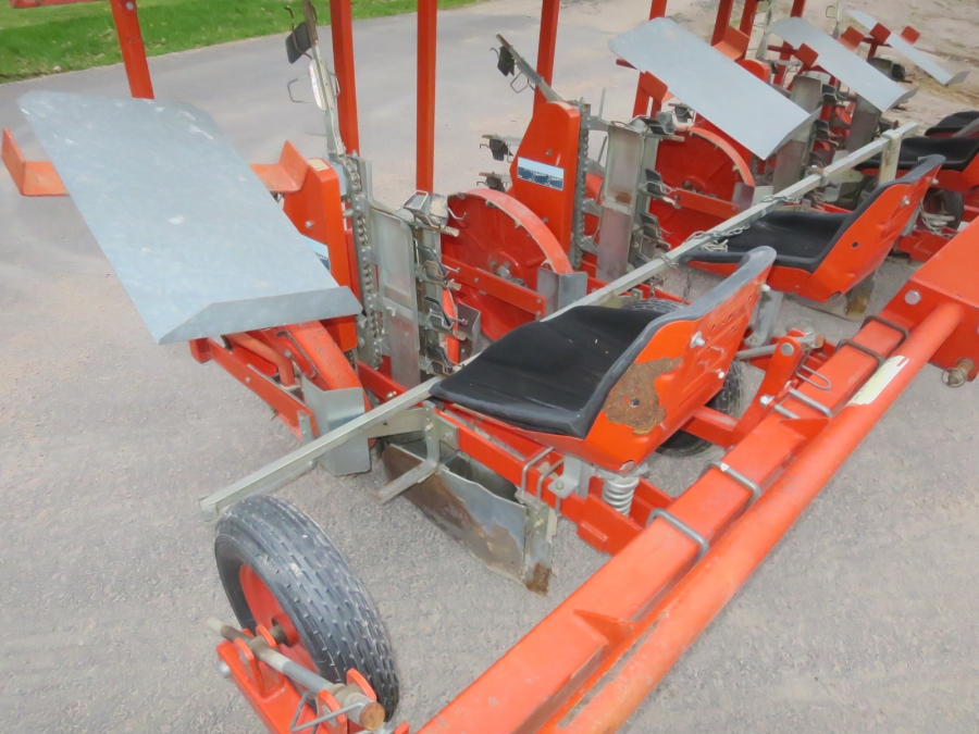 4805 Checchi & Magli Fox transplanter