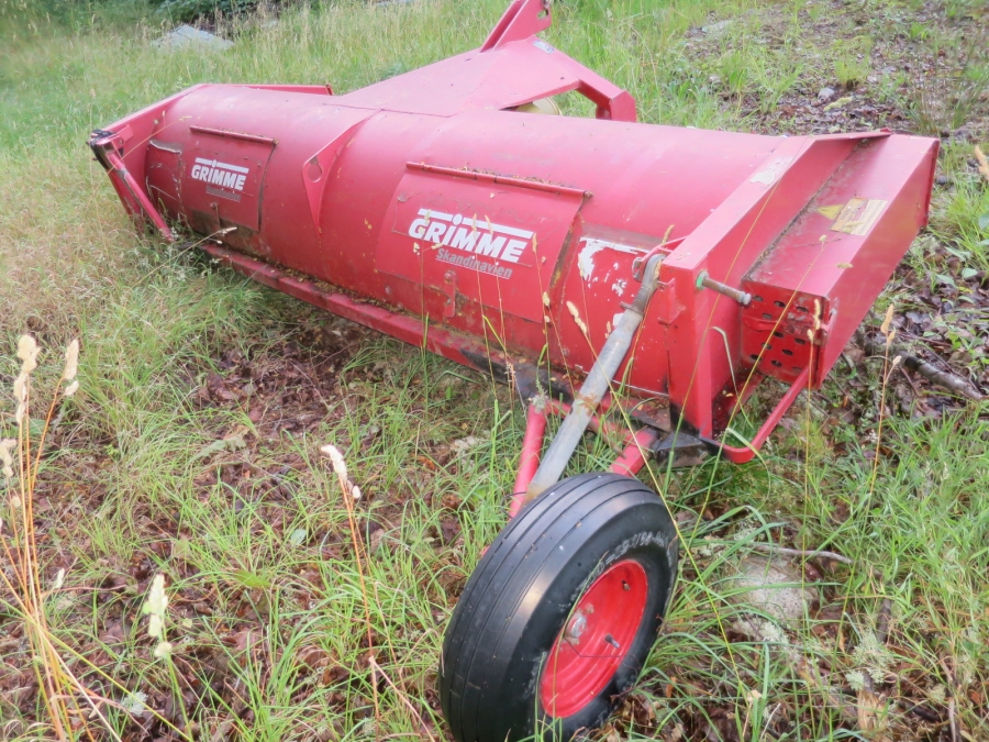 4832 Grimme Gruse haulm topper