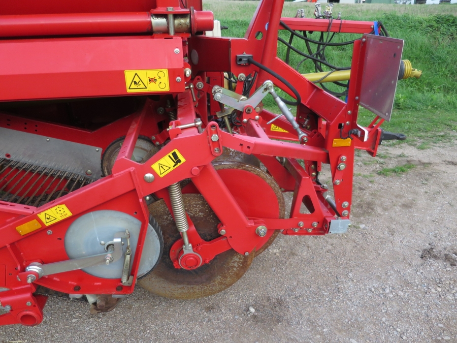 4856 Grimme SE140 potato harvester