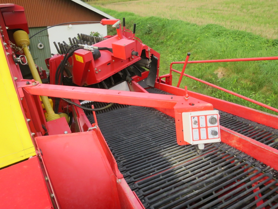 4856 Grimme SE140 potato harvester