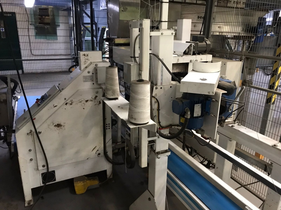 4890 Pacepacker TBC paper bagger with stitcher