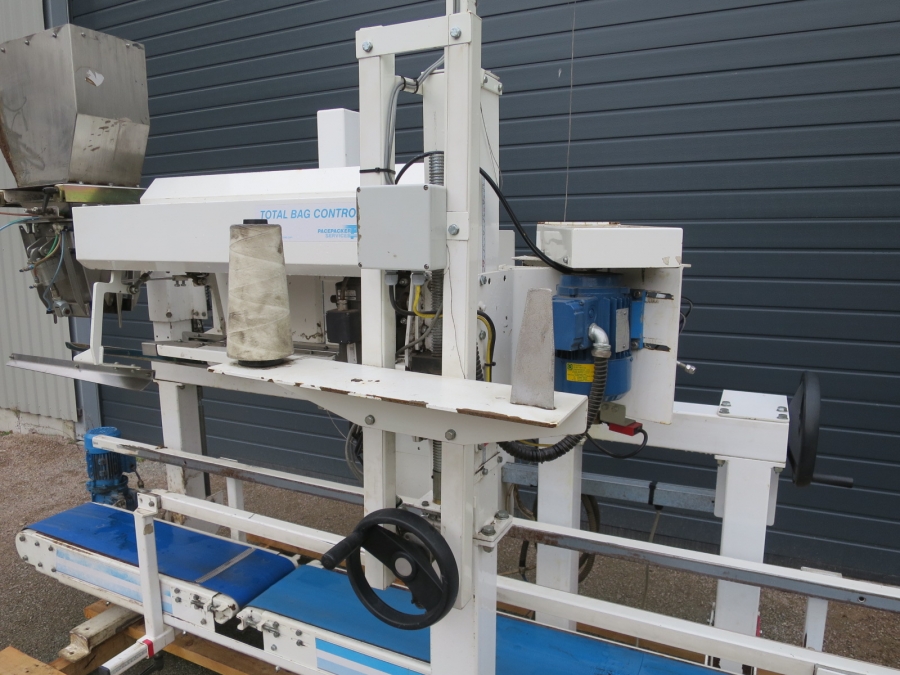 4890 Pacepacker TBC paper bagger with stitcher