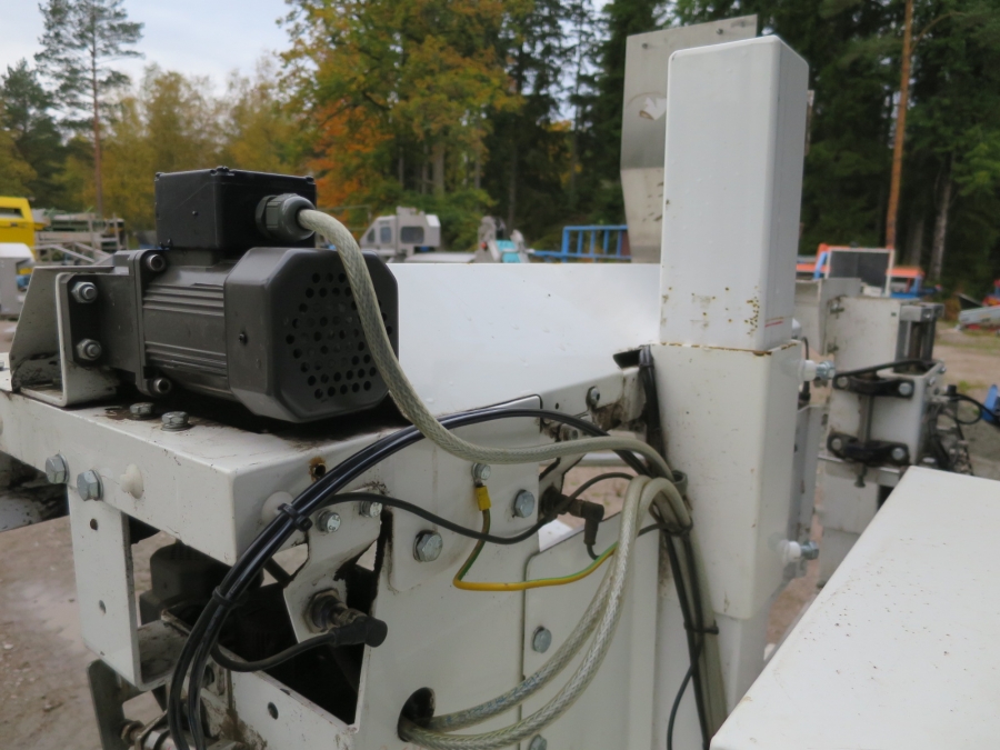 4890 Pacepacker TBC paper bagger with stitcher