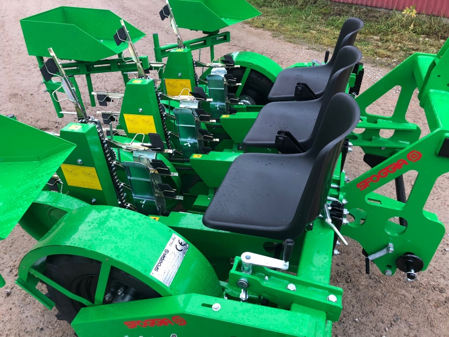 4909 Sfoggia Itala transplanter 3 row 