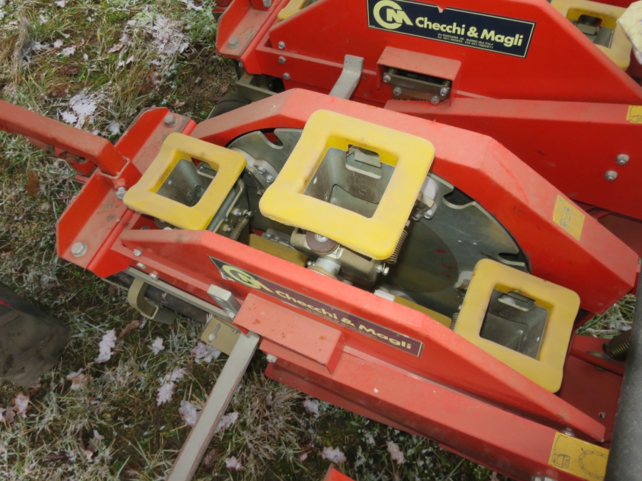 4910 Checchi & Magli Wolf 4 row transplanter