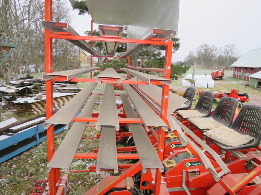 4910 Checchi & Magli Wolf 4 row transplanter