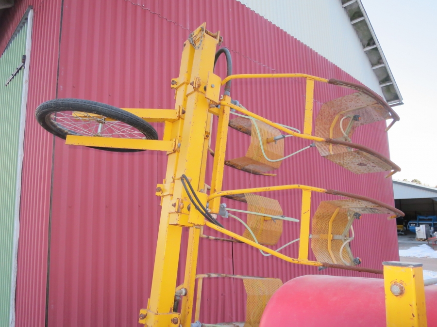 4938 JT Moteska spraying systems row crop sprayer