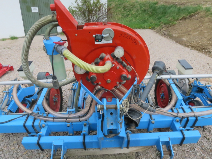 4989 Monosem MS pneumatic precision seeder 4 row
