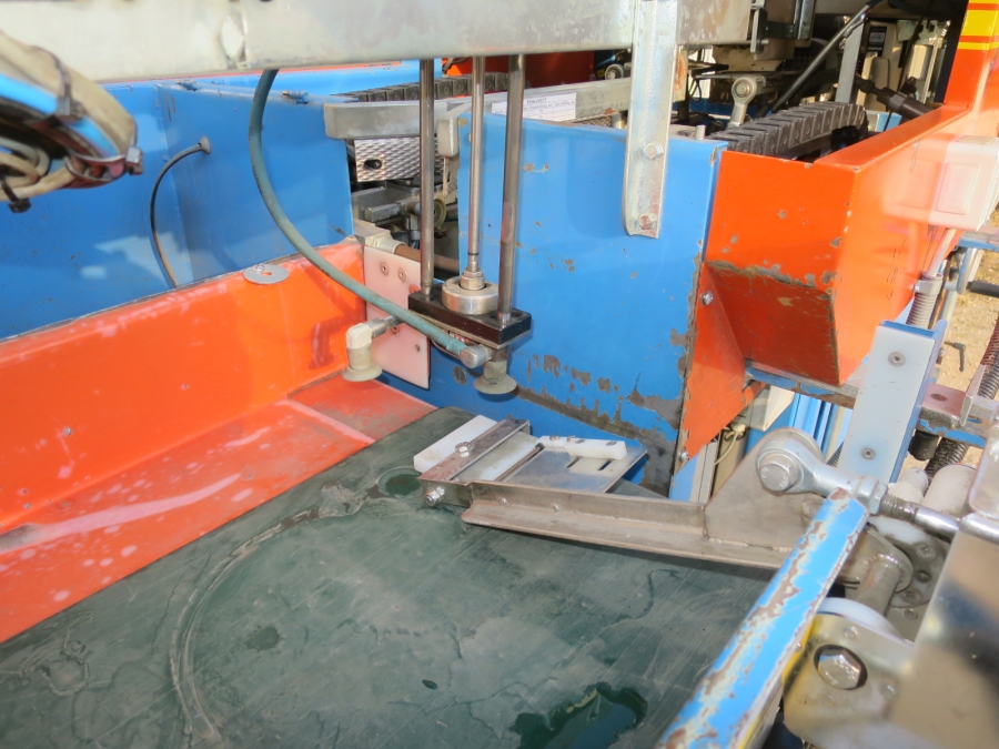 4992 EMVE BE5000 paper bagger