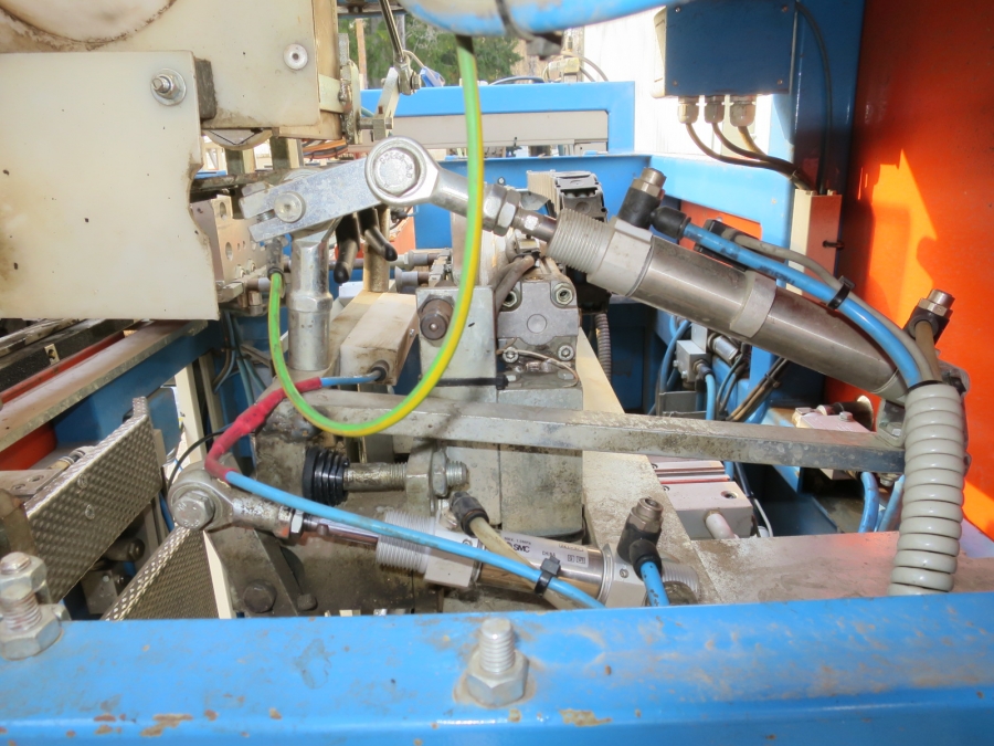 4992 EMVE BE5000 paper bagger