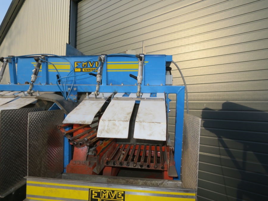4992 EMVE BE5000 paper bagger