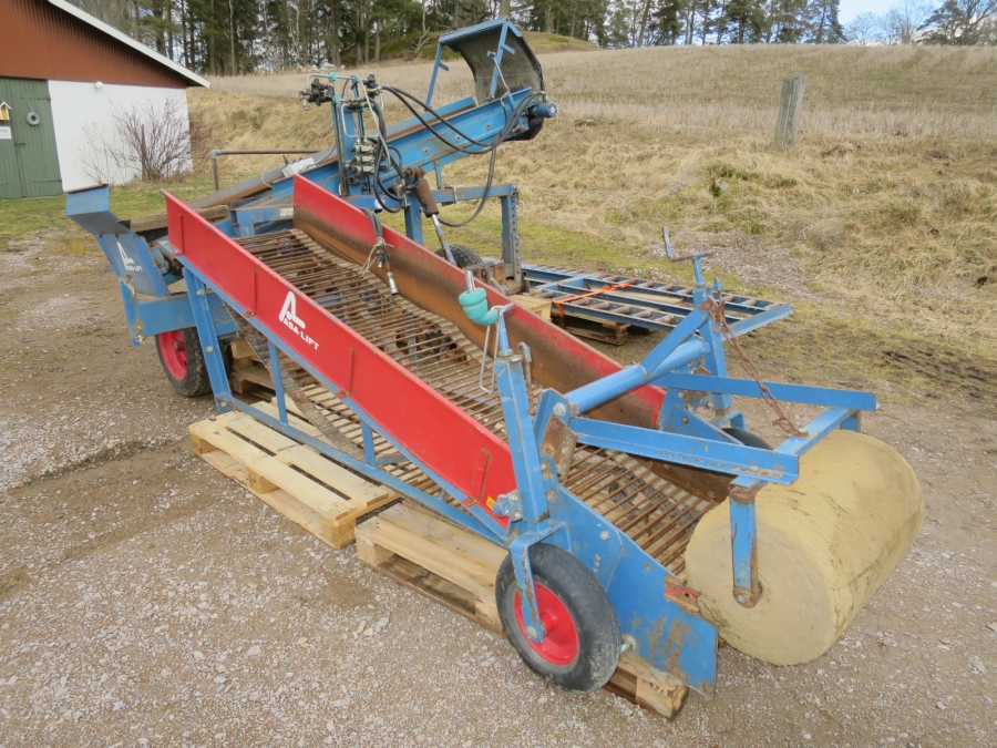 5004 Asa-Lift combi mini carrot harvester with box table