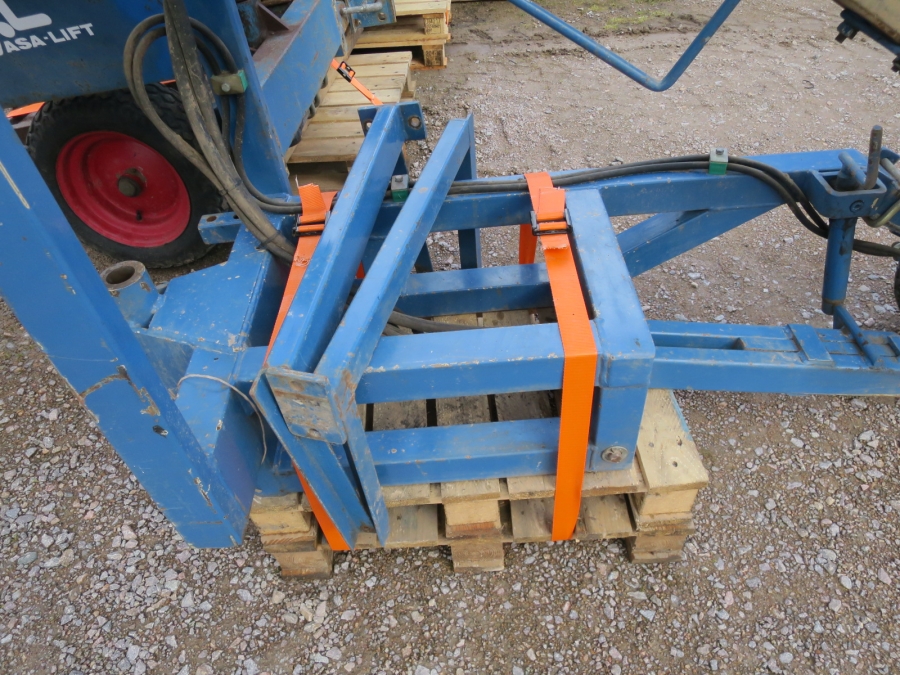 5004 Asa-Lift combi mini carrot harvester with box table