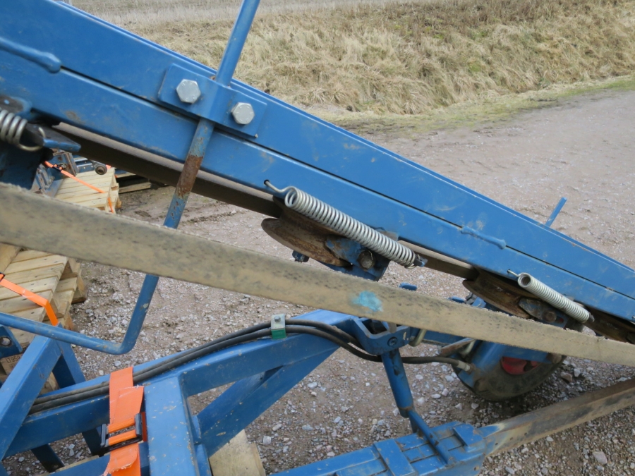 5004 Asa-Lift combi mini carrot harvester with box table