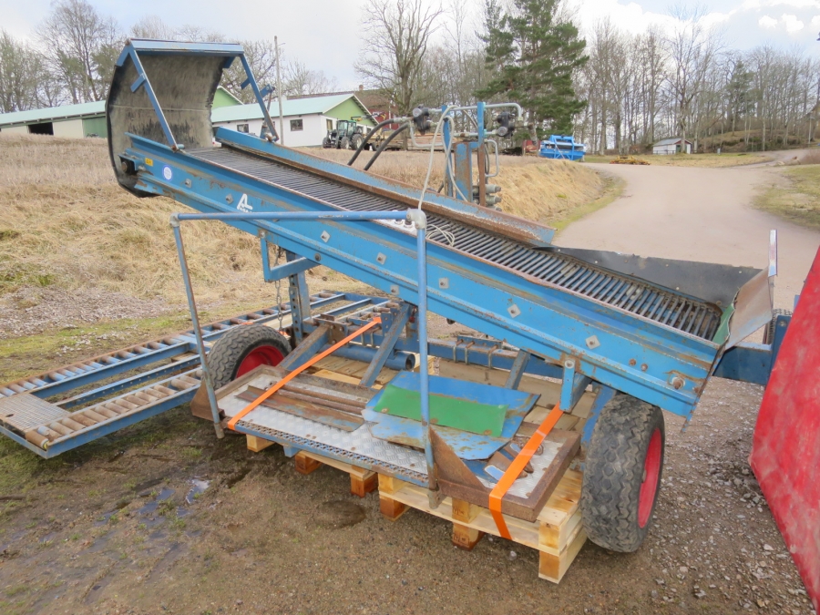 5004 Asa-Lift combi mini carrot harvester with box table