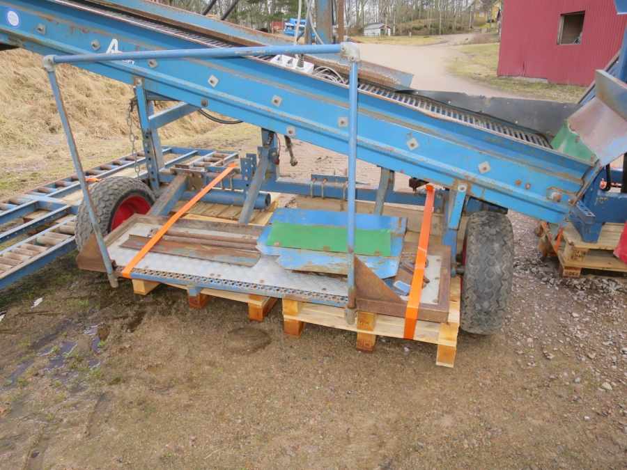 5004 Asa-Lift combi mini carrot harvester with box table