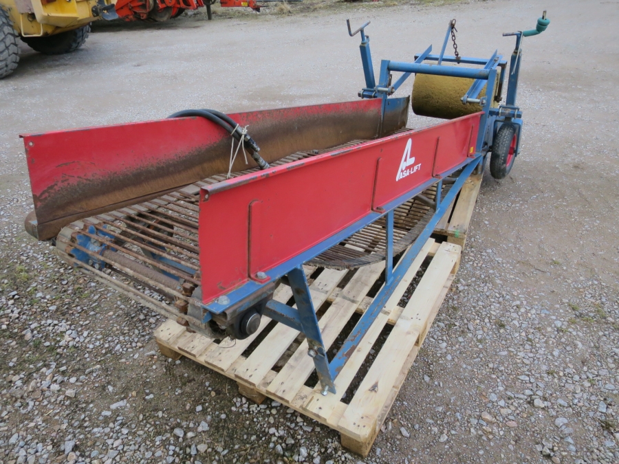 5004 Asa-Lift combi mini carrot harvester with box table